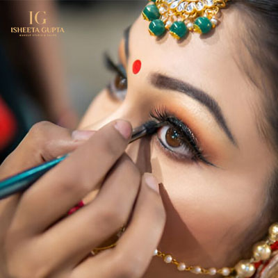 How Reliable Are Freelance Makeup Artists in Delhi for Destination Weddings