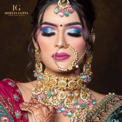 How to Choose the Most Reliable Makeup Artist in Delhi for Your Skin Type